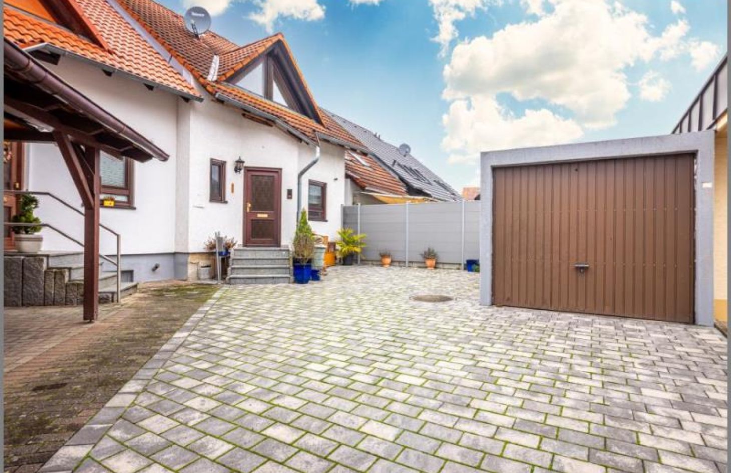 Reihenmittelhaus von Wohngemütlich! Gepflegtes Reihenmittelhaus mit Garten und Garage in Lichtenau bei Dhonau Immobilien-Makler Ortenau