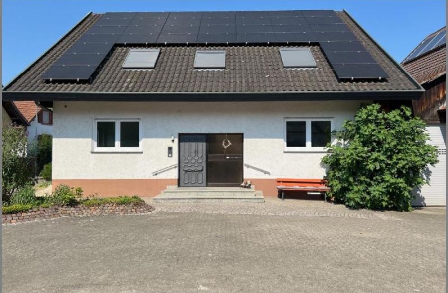 Hausansicht von Großzügige, schick sanierte 4-Zimmer-Wohnung in Achern OT Mösbach bei Dhonau Immobilien-Makler Ortenau