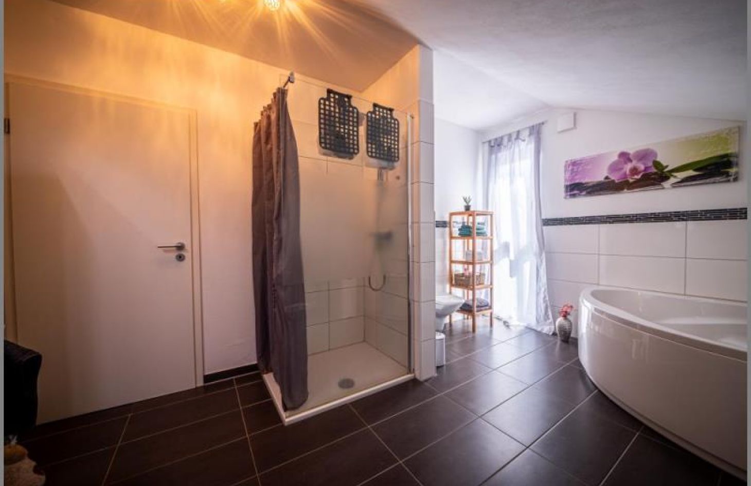 Bad DG von Modernes Einfamilienhaus 2016 mit 4 Schlafzimmern und tollem Grundstück in Rheinau-Rheinbischofsheim bei Dhonau Immobilien-Makler Ortenau