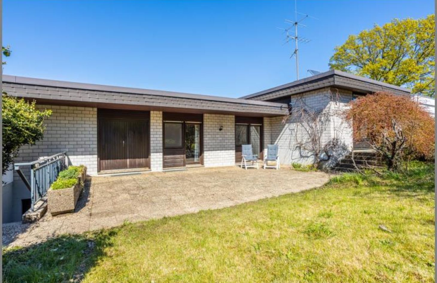 Südterrasse 1 von Exklusives EFH! Ein Raumwunder als doppelter Bungalow plus TG! in Achern bei Dhonau Immobilien-Makler Ortenau