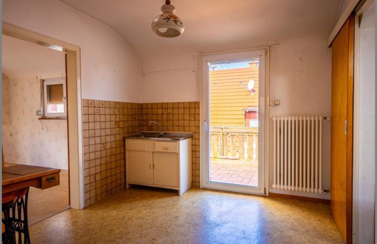 Vorderhaus DG von Teilsaniertes, großzügiges Zweifamilien-Anwesen mit Baugrundstück! in Baden-Baden bei Dhonau Immobilien-Makler Ortenau