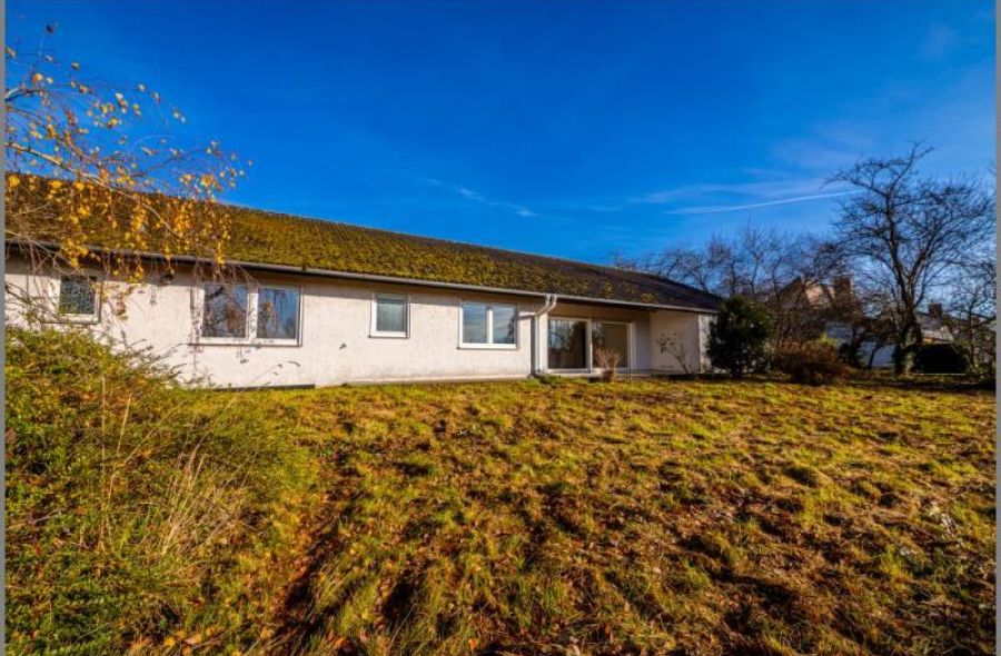 215m² Bungalow & 3 Grunstücke von Träume entwickeln! 215qm Bungalow mit großem Grundstückspaket! in Rheinau-Freistett bei Dhonau Immobilien-Makler Ortenau