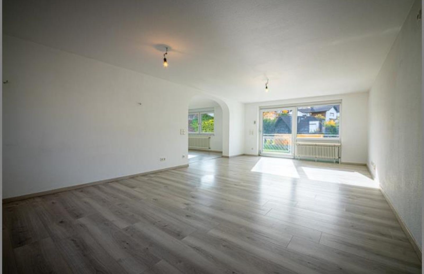 Wohnen EG von Für Anleger und Selbstnutzer! Gepflegtes Dreifamilienhaus bereit zur Neu-Vermietung! in Baden-Baden Varnhalt bei Dhonau Immobilien-Makler Ortenau