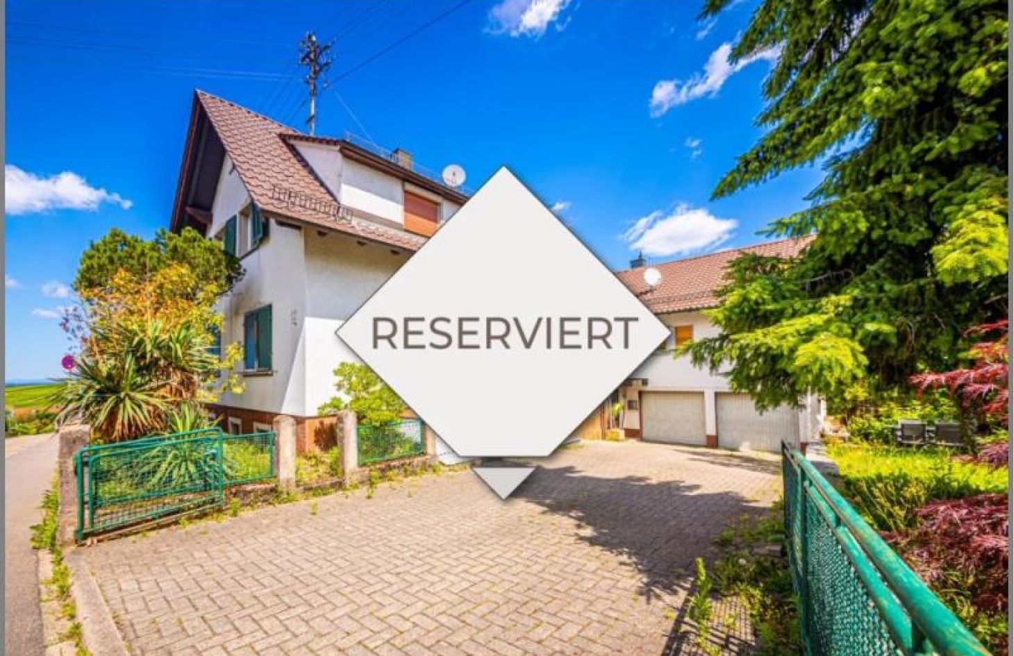 reserviert von Teilsaniertes, großzügiges Zweifamilien-Anwesen mit Baugrundstück! in Baden-Baden bei Dhonau Immobilien-Makler Ortenau