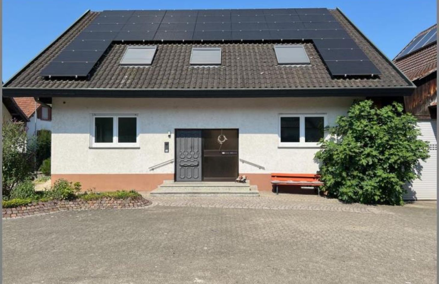Hausansicht von Großzügige, schick sanierte 4-Zimmer-Wohnung in Achern OT Mösbach bei Dhonau Immobilien-Makler Ortenau