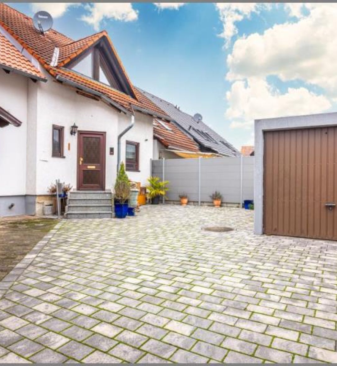 Reihenmittelhaus von Wohngemütlich! Gepflegtes Reihenmittelhaus mit Garten und Garage in Lichtenau bei Dhonau Immobilien-Makler Ortenau