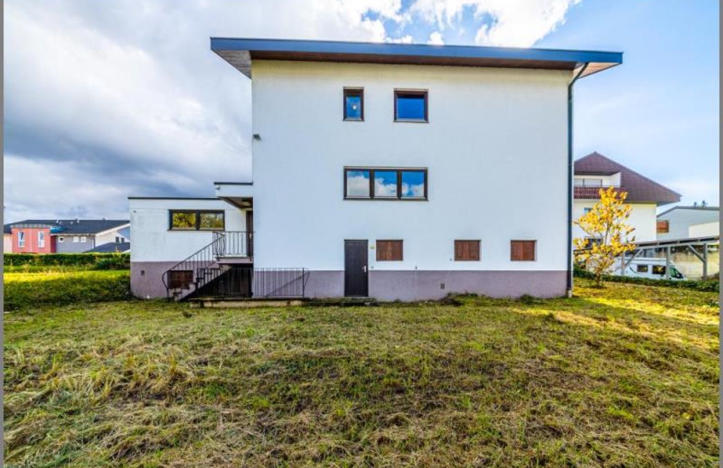 Ansicht Nord von Geräumiges Einfamilienhaus - tolle Wohnlage! Hobbyräume, Doppelgarage, Balkone, großes Grundstück. in Sinzheim bei Dhonau Immobilien-Makler Ortenau