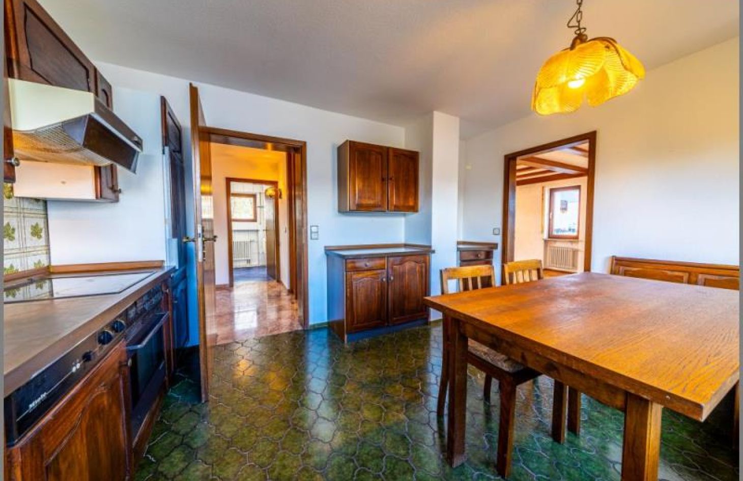 Wohnküche EG von Geräumiges Einfamilienhaus - tolle Wohnlage! Hobbyräume, Doppelgarage, Balkone, großes Grundstück. in Sinzheim bei Dhonau Immobilien-Makler Ortenau