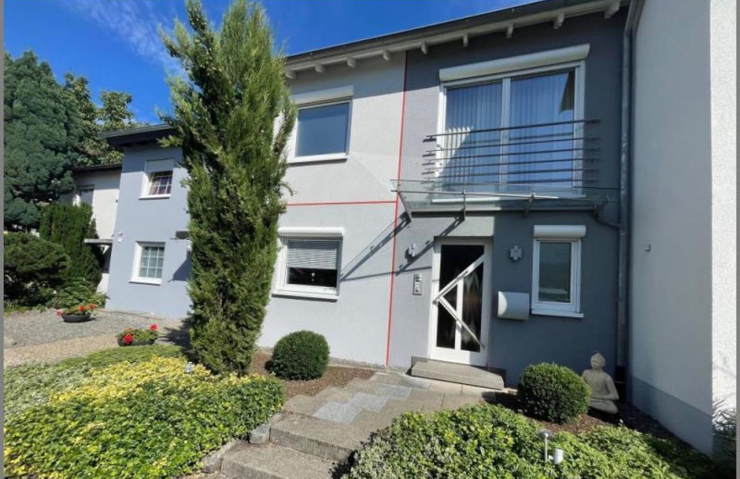 Hausansicht von Top saniertes Reihenhaus! Lebensqualität zum Mieten im Langenwinkel! in Lahr-Langenwinkel bei Dhonau Immobilien-Makler Ortenau