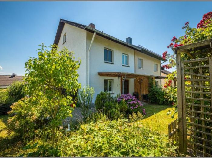 Doppelhaushäfte  von Wohnliche Doppelhaushälfte - Gemütliches Zuhause in begehrter Lage! in Sasbach bei Dhonau Immobilien-Makler Ortenau