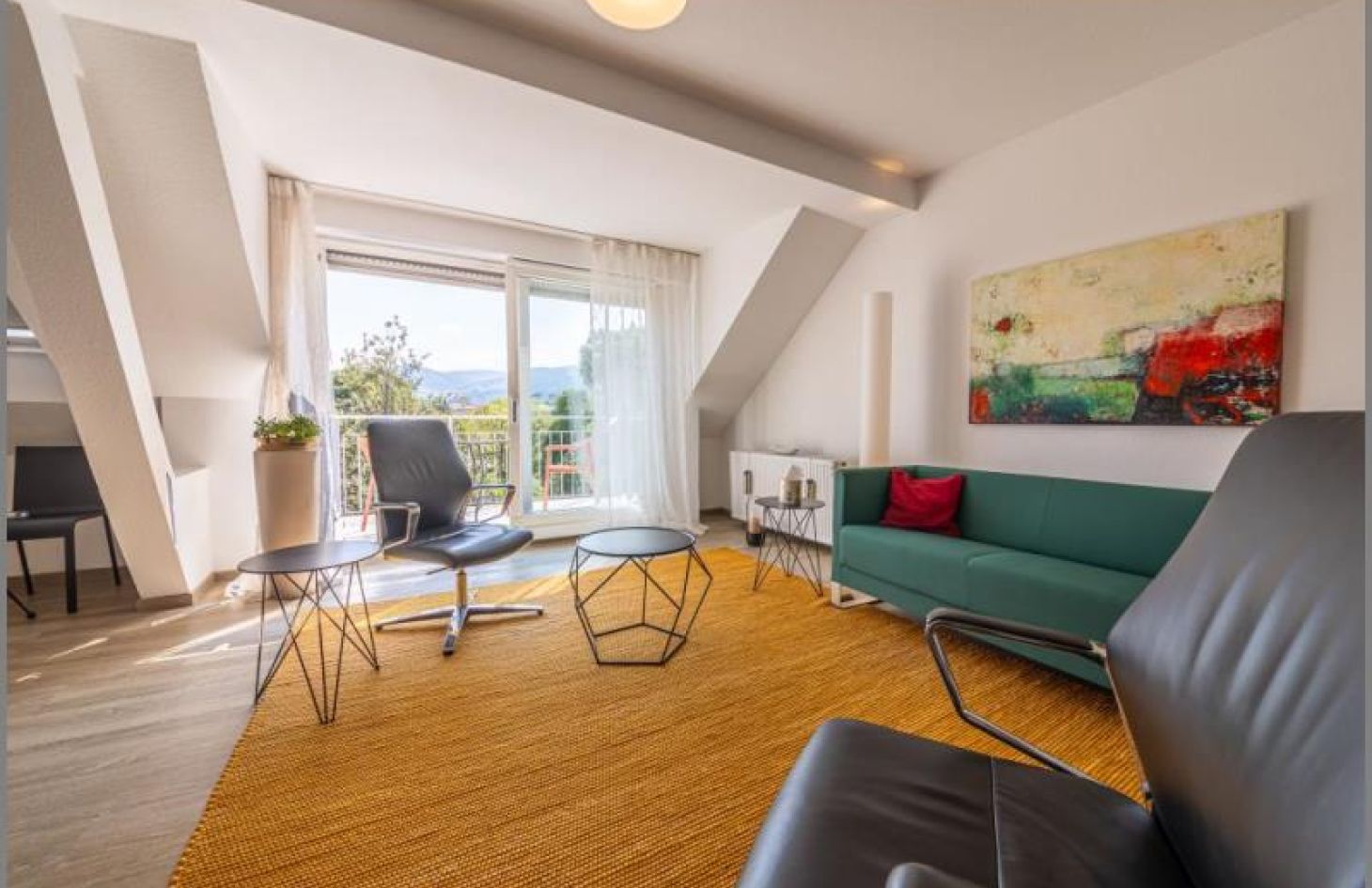 Wohnen DG von Elegante Altbau-Stadtvilla mit 3 Wohnungen / Praxis. 125 Jahre erstklassig! in Achern / Stadt bei Dhonau Immobilien-Makler Ortenau