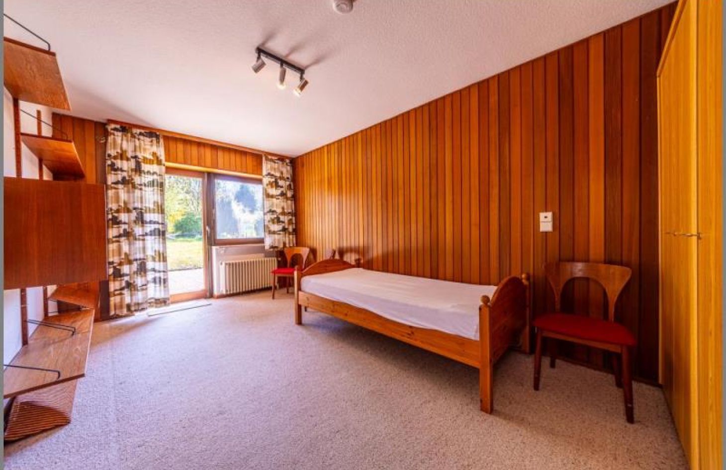 3. Schlafzimmer EG von Exklusives EFH! Ein Raumwunder als doppelter Bungalow plus TG! in Achern bei Dhonau Immobilien-Makler Ortenau