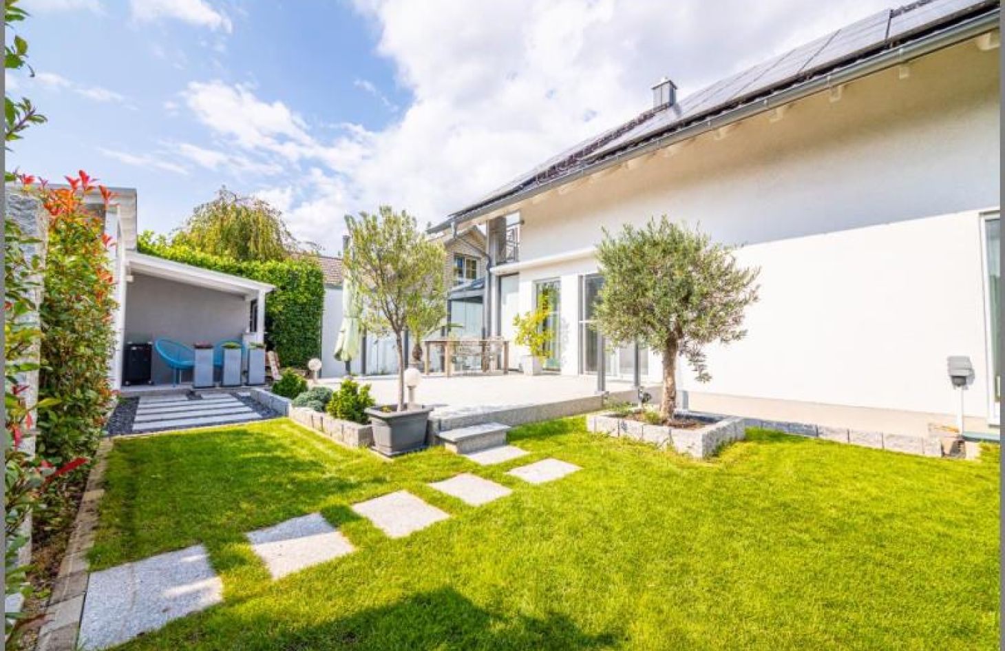 Sonnenseite von Schicker Wohntraum in Grün! Modernes Einfamilienhaus in ruhiger Lage! in Bühl bei Dhonau Immobilien-Makler Ortenau