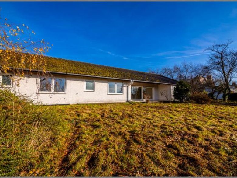 215m² Bungalow & 3 Grunstücke von Träume entwickeln! 215qm Bungalow mit großem Grundstückspaket! in Rheinau-Freistett bei Dhonau Immobilien-Makler Ortenau