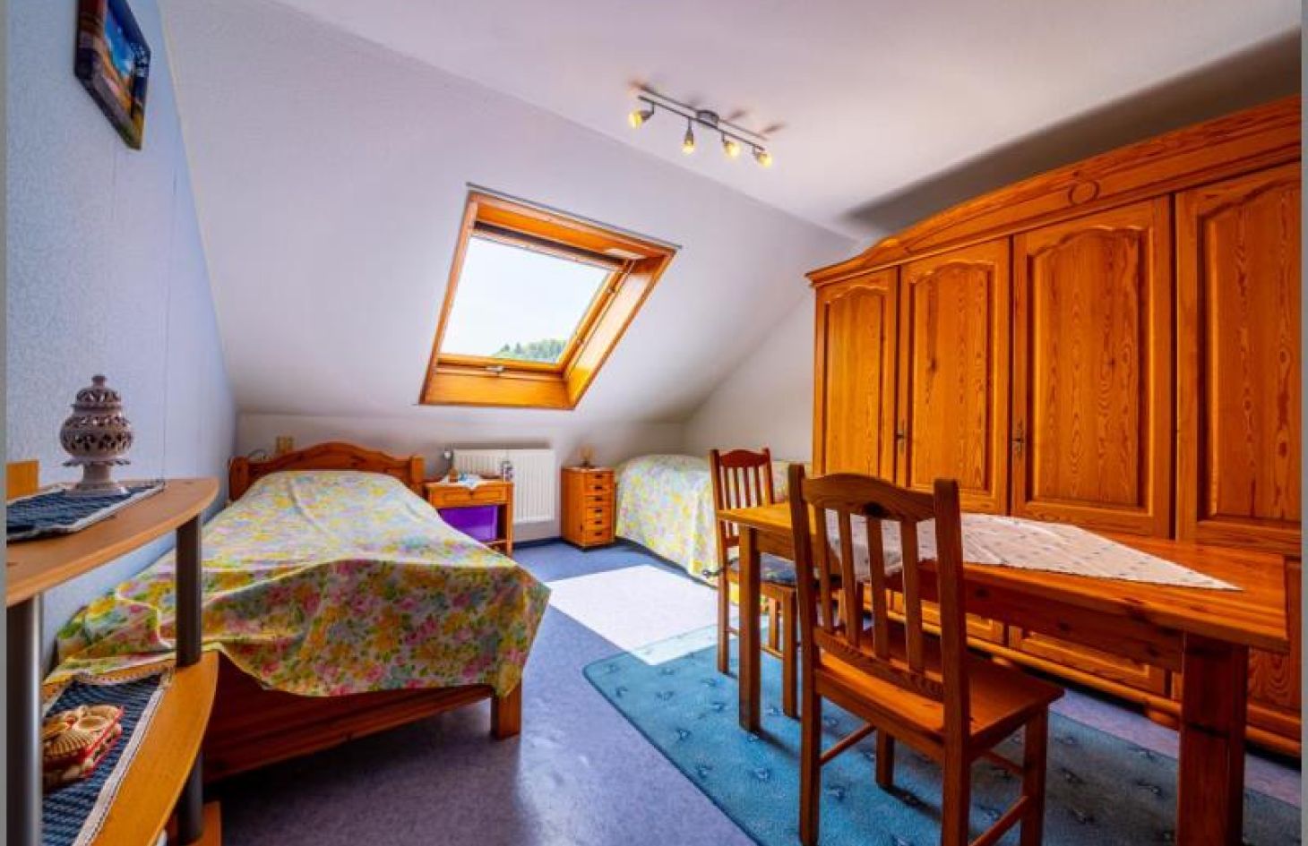 DG 3 Zimmer von Geräumiges, gepflegtes Reihenmittelhaus mit 2 Garagen und tollem Gartengrundstück in Oberkirch-Oberdorf bei Dhonau Immobilien-Makler Ortenau