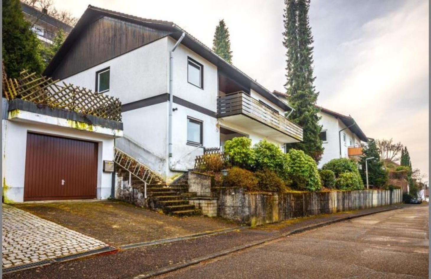 Wohnhaus mit Garage von Einfamilienhaus mit ELW in ruhiger Wohnlage in Lauf bei Dhonau Immobilien-Makler Ortenau