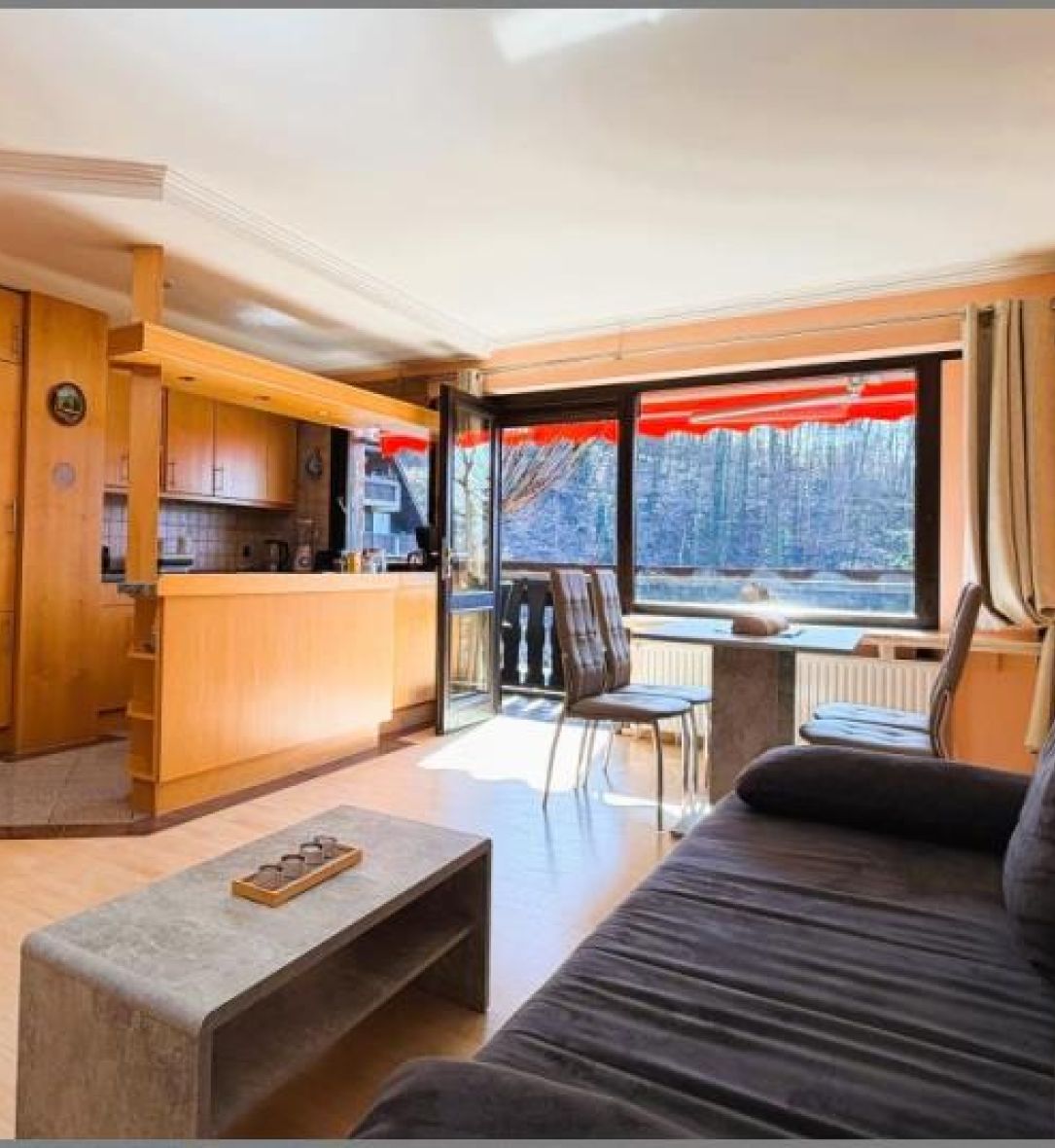 2-Zi.-FeWo mit Balkon von Sehr schöne, komplett eingerichtete 2-Zi.-Ferienwohnung Gaishöllpark mit TG-Stellplatz in Sasbachwalden bei Dhonau Immobilien-Makler Ortenau