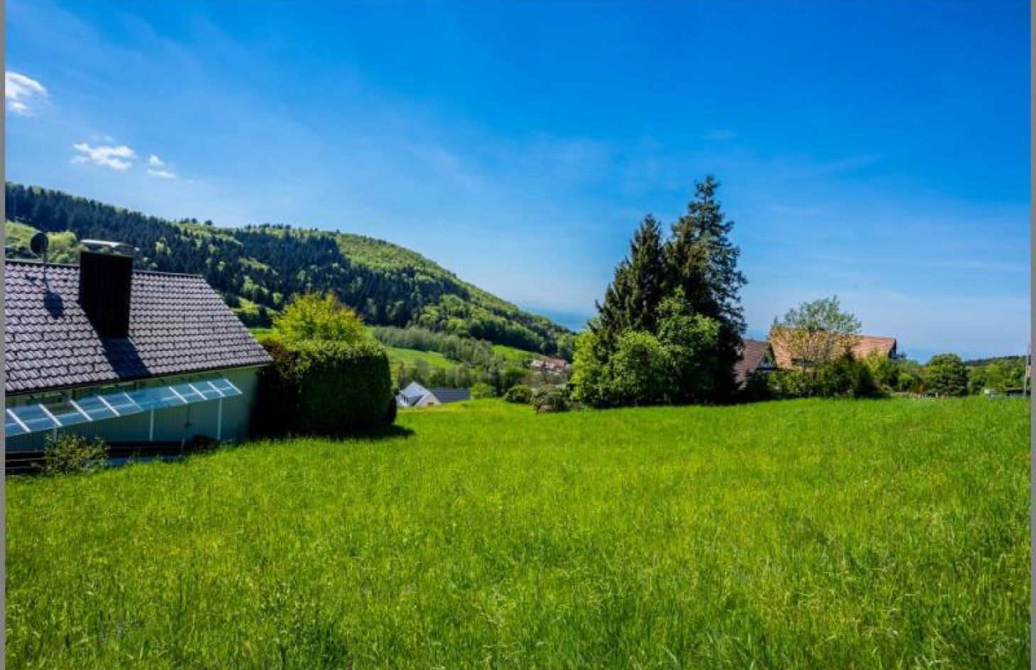 Im Schwarzwald 700 m. ü . M. von Selten und wunderschön! Baugrundstück in Südhanglage mit Fernblick. in Sasbachwalden bei Dhonau Immobilien-Makler Ortenau