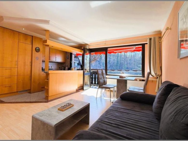 2-Zi.-FeWo mit Balkon von Sehr schöne, komplett eingerichtete 2-Zi.-Ferienwohnung Gaishöllpark mit TG-Stellplatz in Sasbachwalden bei Dhonau Immobilien-Makler Ortenau