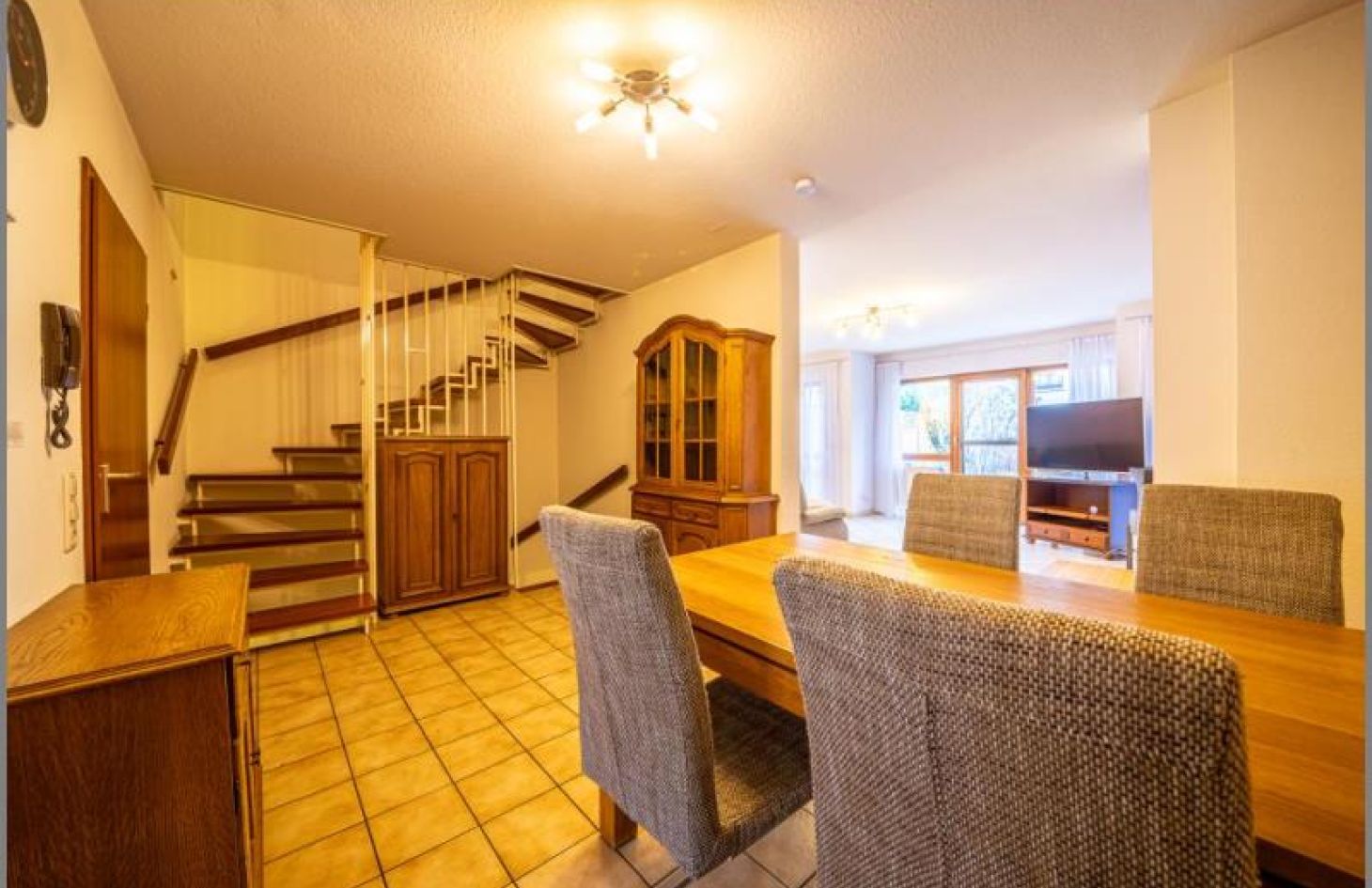 Treppe EG / Essbereich von Wohngemütlich! Gepflegtes Reihenmittelhaus mit Garten und Garage in Lichtenau bei Dhonau Immobilien-Makler Ortenau