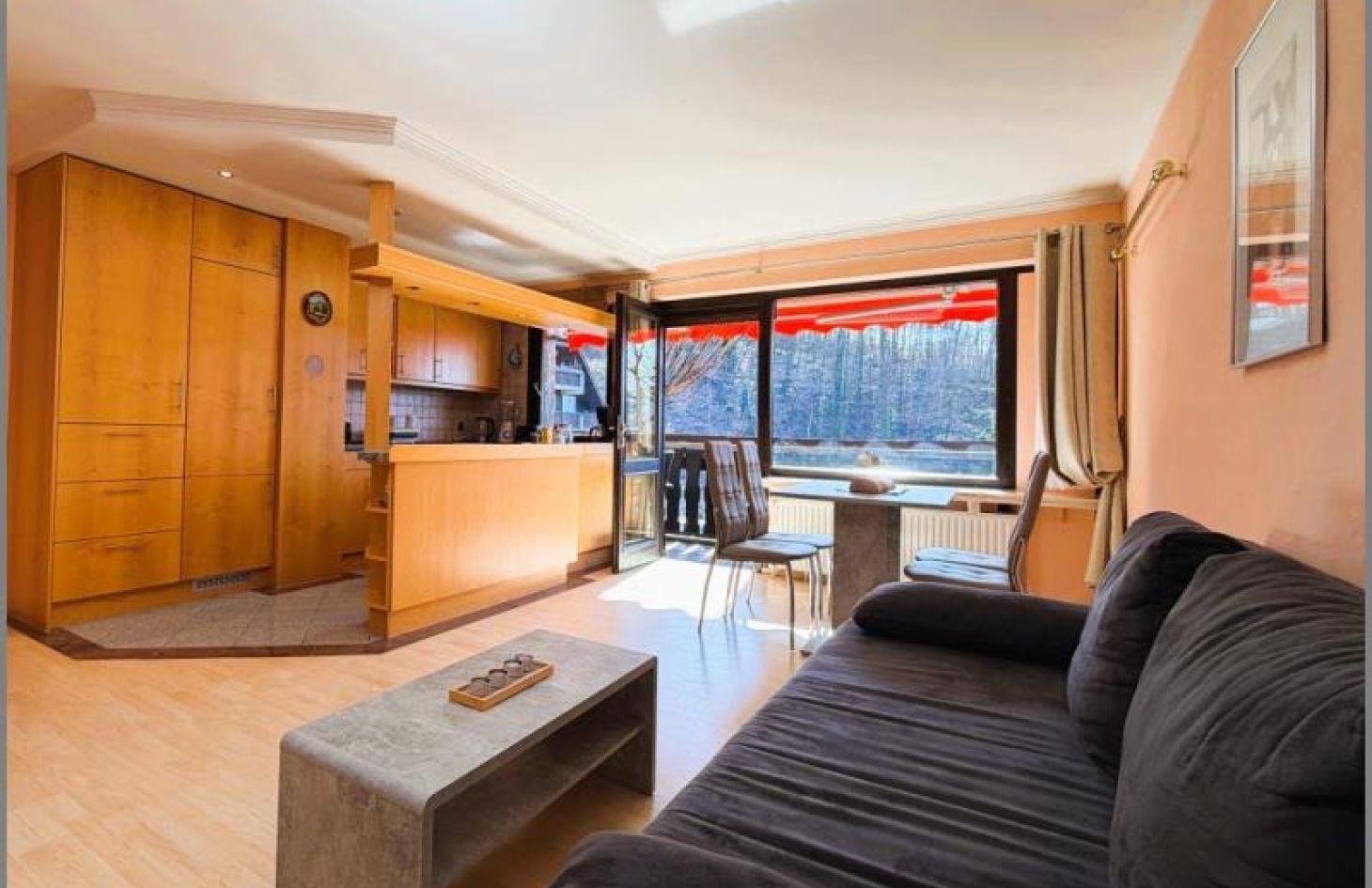 2-Zi.-FeWo mit Balkon von Sehr schöne, komplett eingerichtete 2-Zi.-Ferienwohnung Gaishöllpark mit TG-Stellplatz in Sasbachwalden bei Dhonau Immobilien-Makler Ortenau